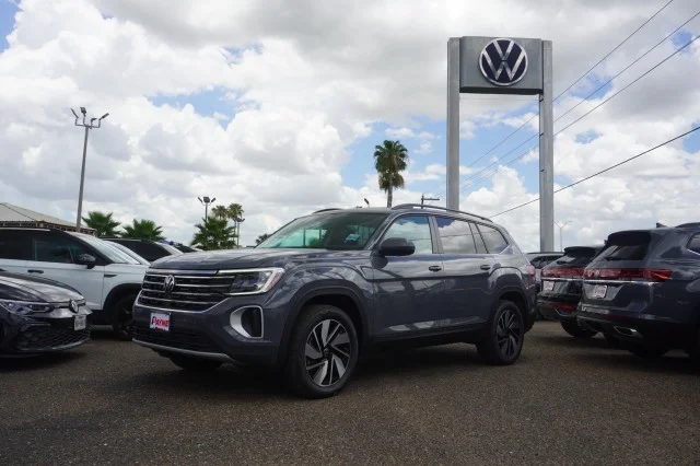 New 2026 Pure Gray Volkswagen 2.0T SE w/Technology image 1