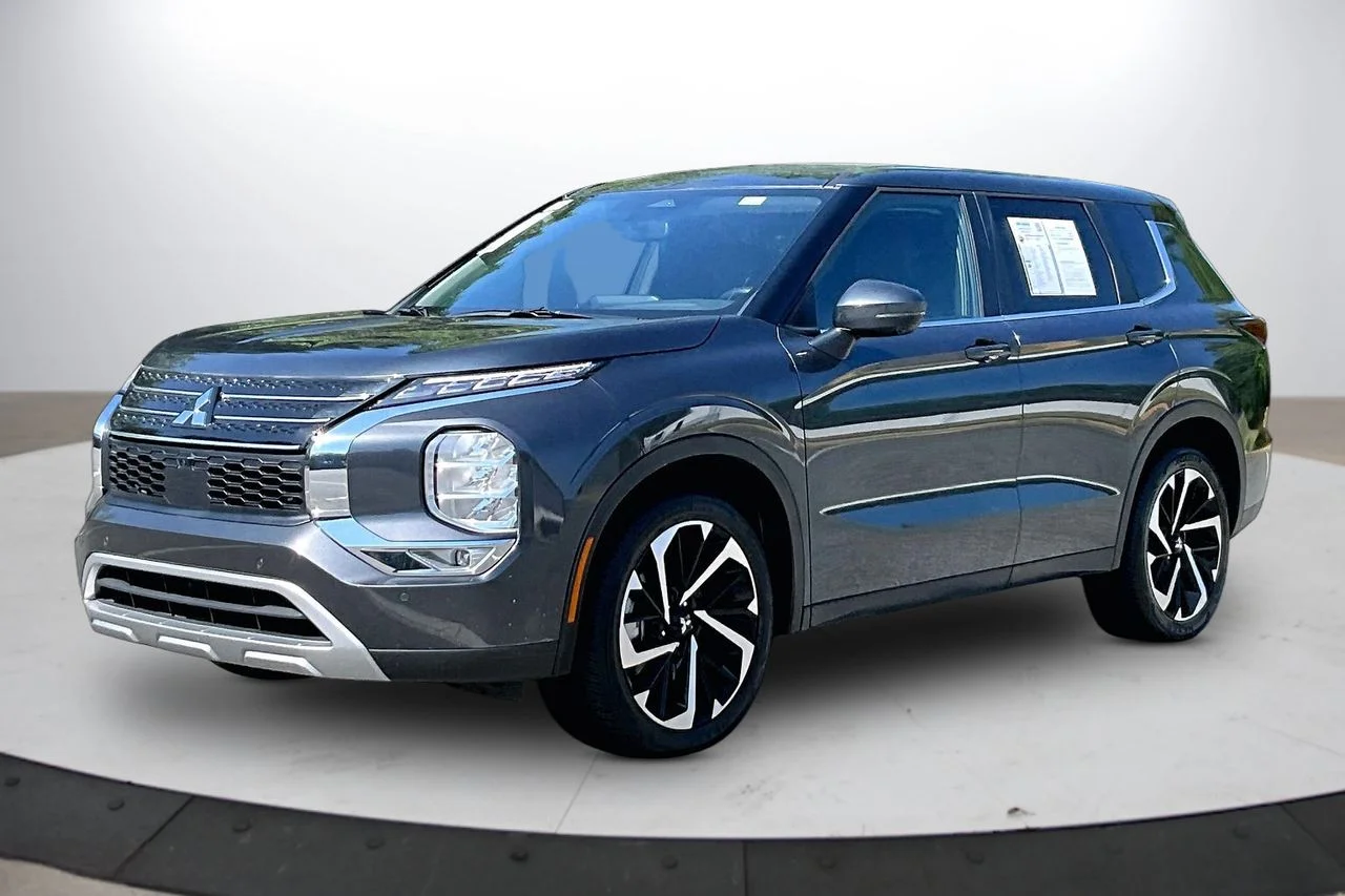 Certified Used 2024  Mitsubishi SE image 4