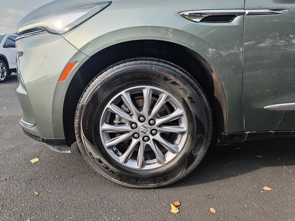 Used 2023 Green Buick Essence image 10