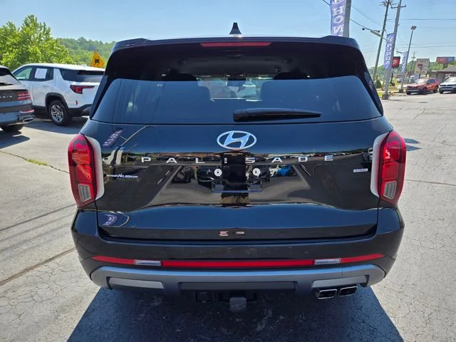 Used 2025 Black Hyundai SEL image 7