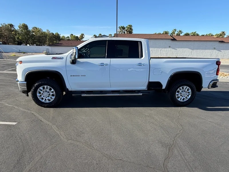 Used 2020 SUMMIT WHITE Chevrolet LTZ image 6