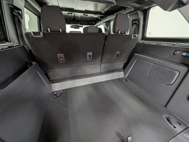 New 2026 Avalanche Gray Ford Big Bend® image 53