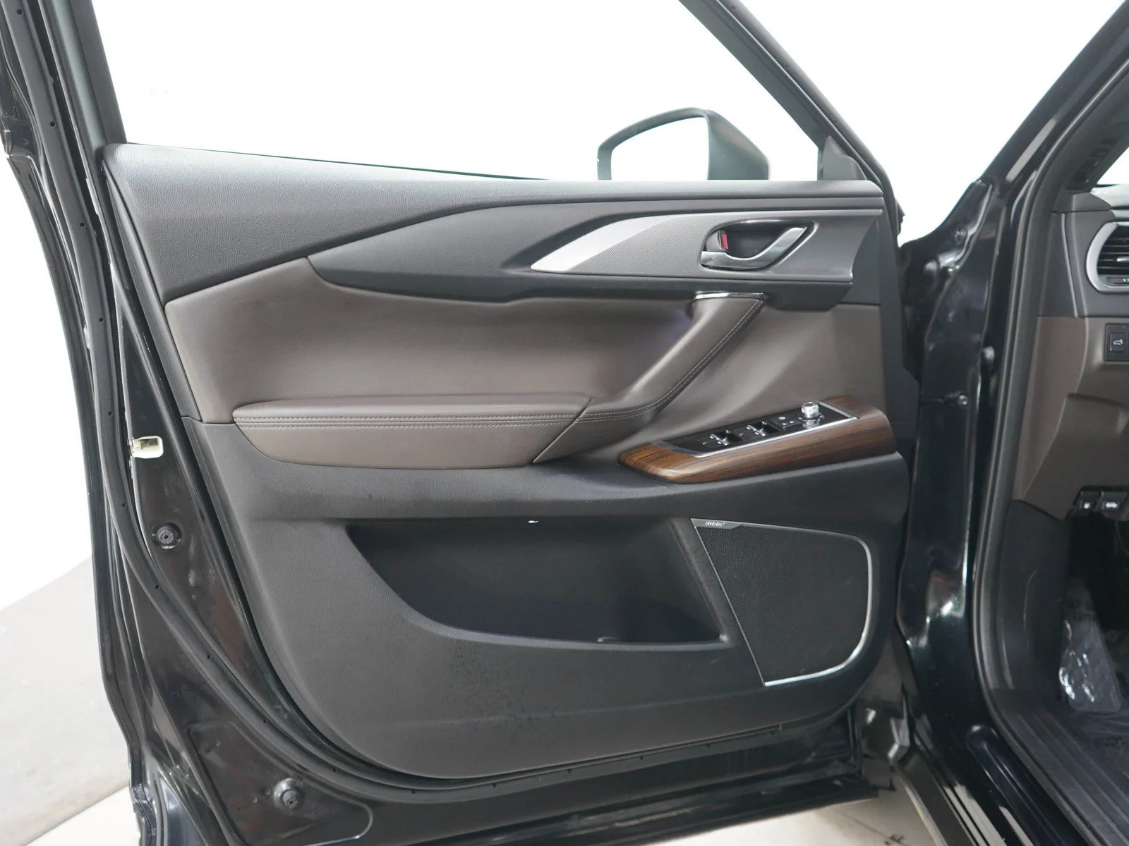 Used 2022 Jet Black Mica Mazda Signature image 19