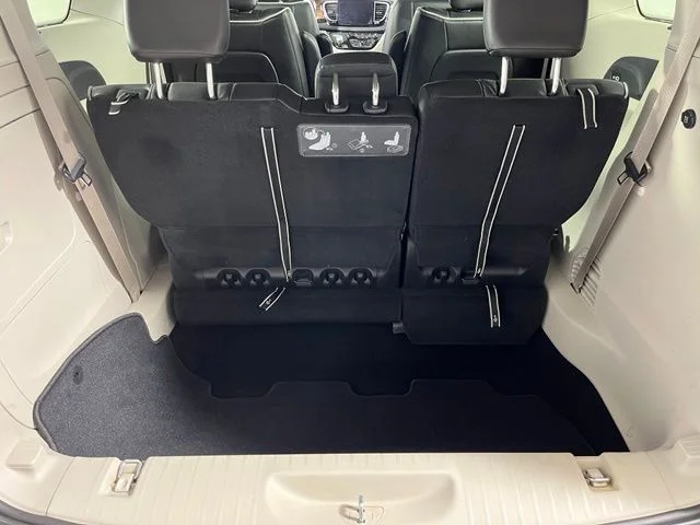 Used 2021 Gray Chrysler Limited image 40
