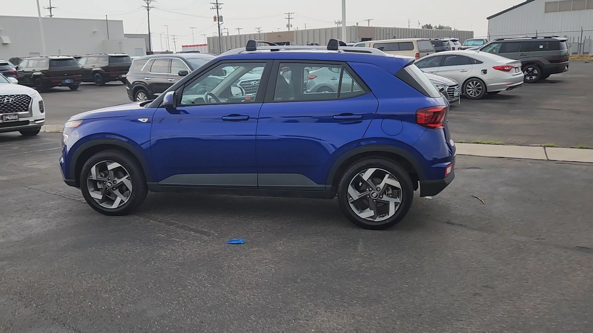 Used 2022 Intense Blue Hyundai SEL image 2