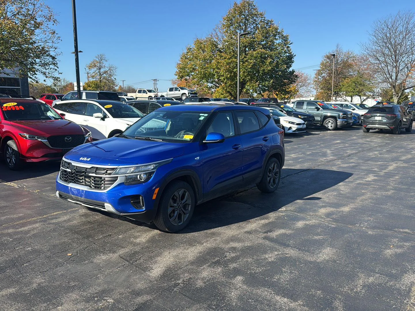 Used 2024 Neptune Blue Kia LX image 5