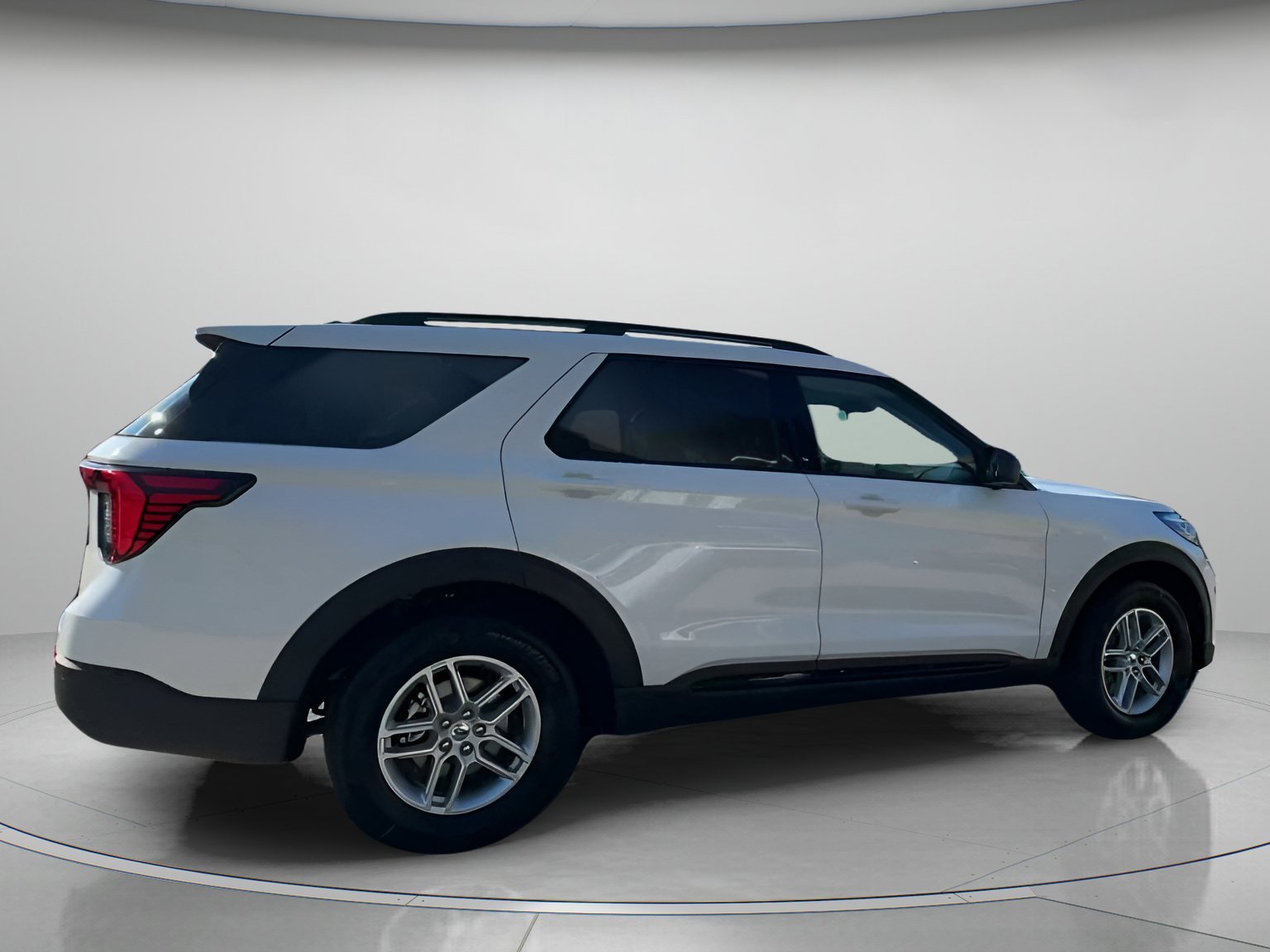 New 2026 Star White Metallic Tri-Coat Ford Active image 28