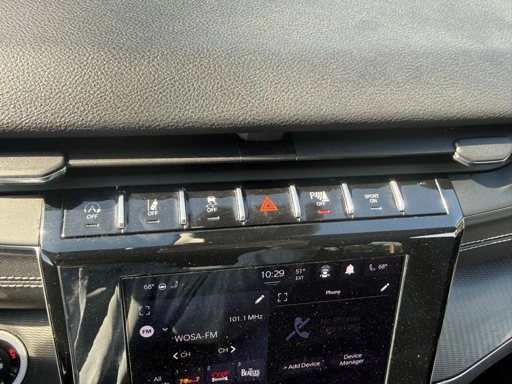 Used 2024 Silver Jeep Altitude X image 19