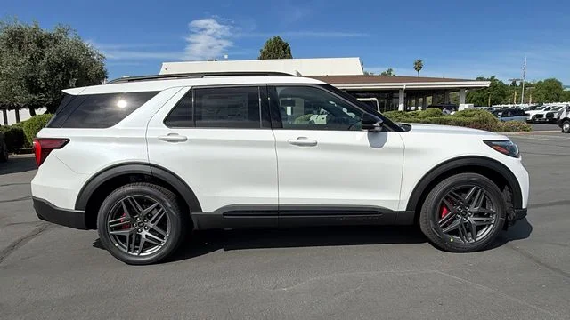New 2026 Star White Metallic Tri-Coat Ford ST image 36