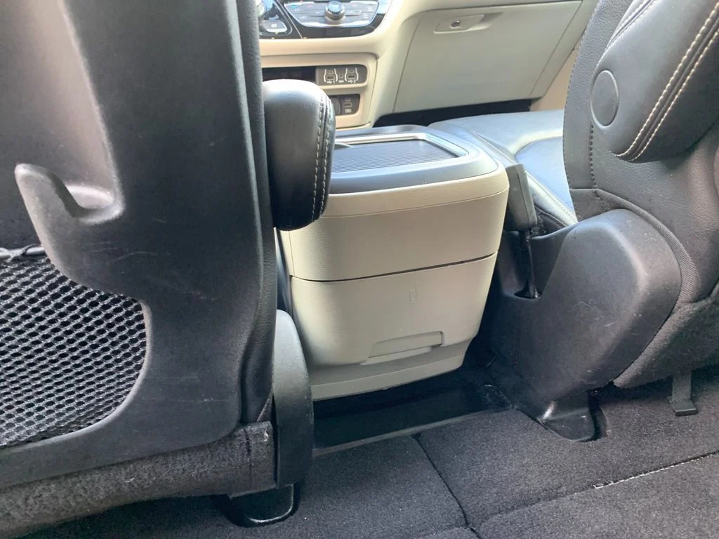 Used 2022 White Chrysler Touring L image 15