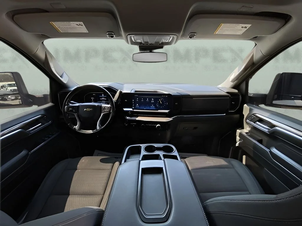Used 2024 White Chevrolet LT image 28