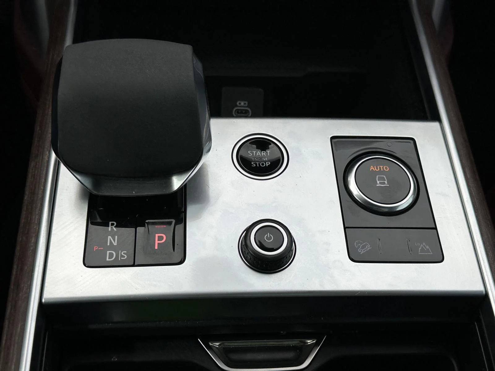 Used 2023 Portofino Blue Metallic Land Rover Autobiography image 39