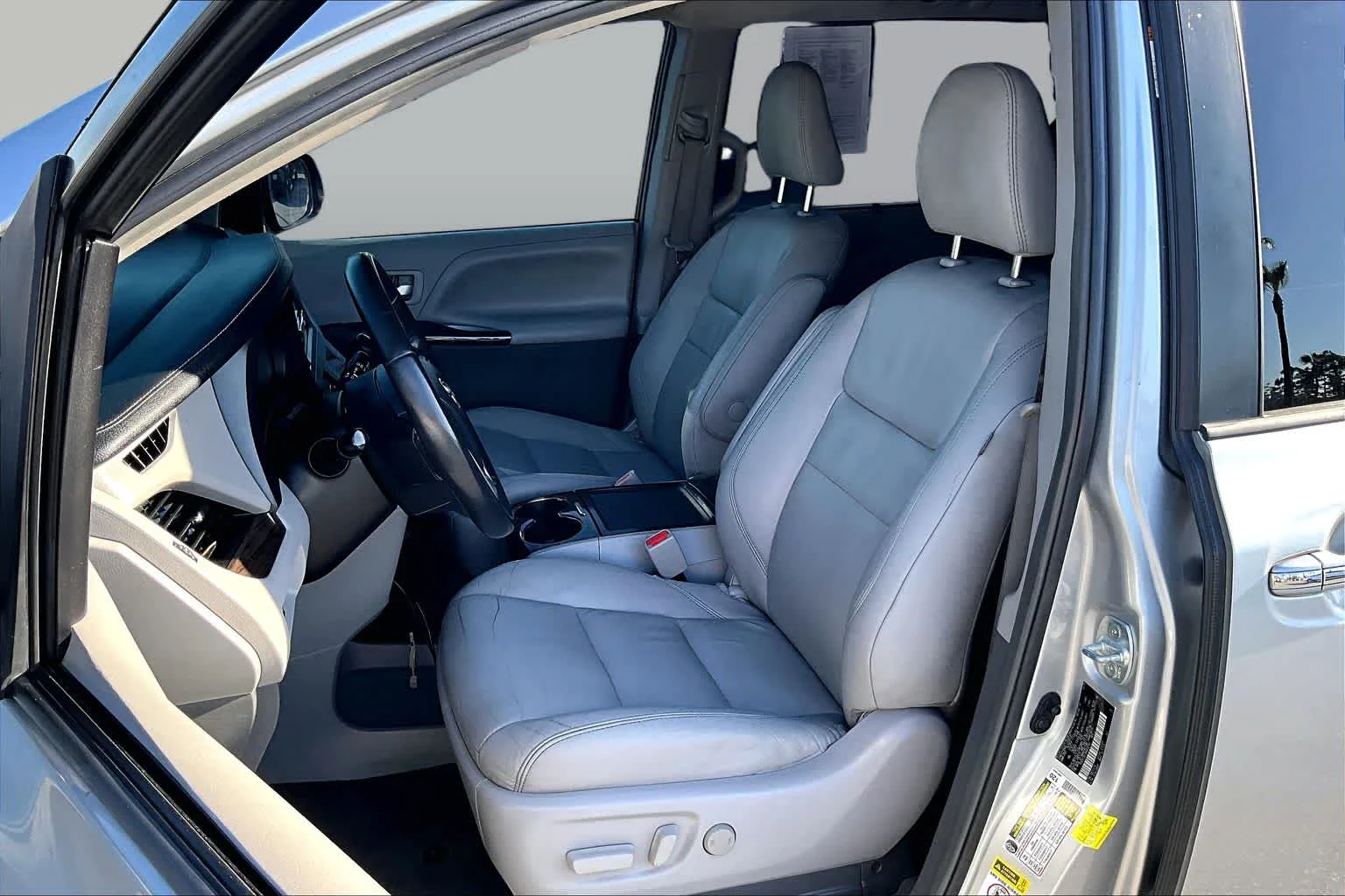 Used 2017 Silver Sky Metallic Toyota XLE Auto Access Seat image 7