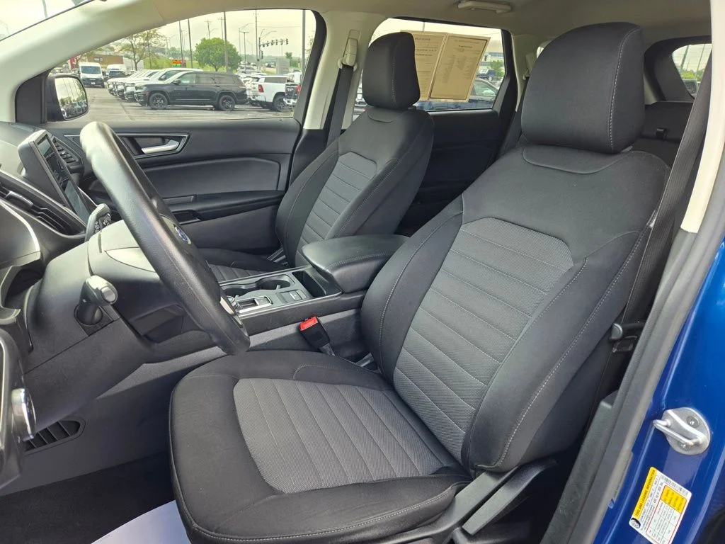 Used 2021 Blue Ford SE image 15