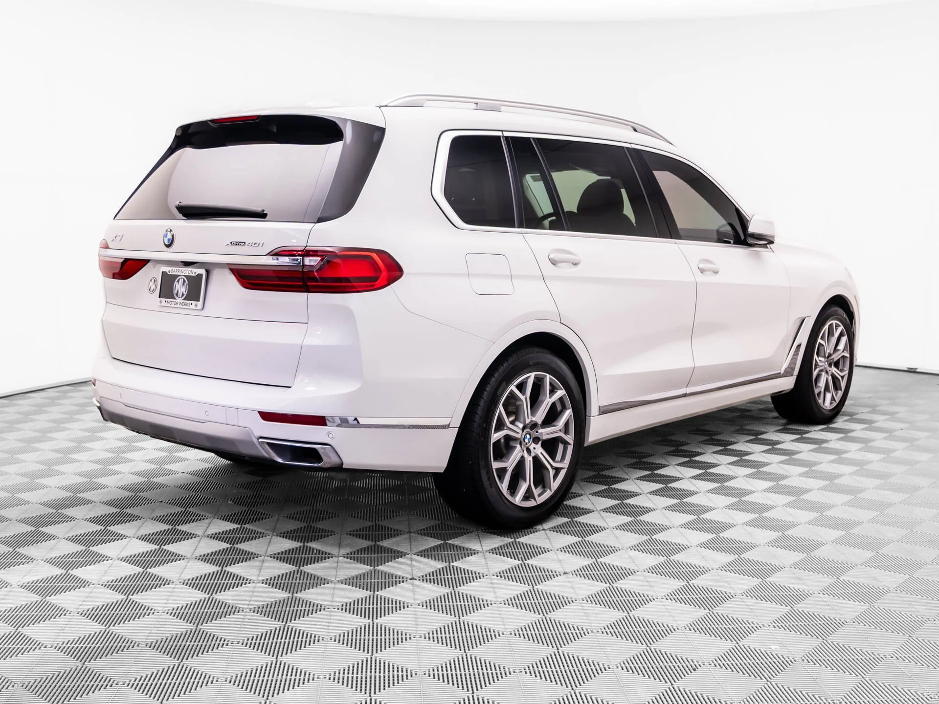 Used 2020 White BMW xDrive40i image 6