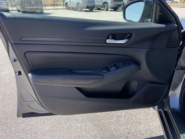 Used 2024 Gray Nissan 2.5 SV image 15
