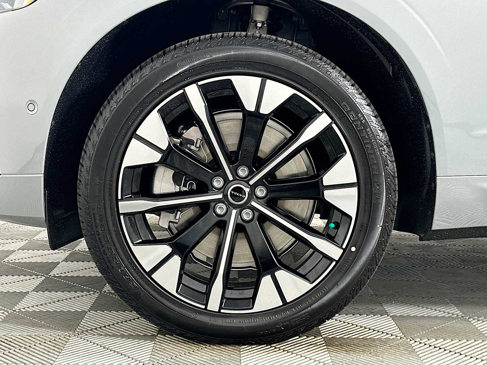New 2026 Vapour Grey Volvo Plus image 28