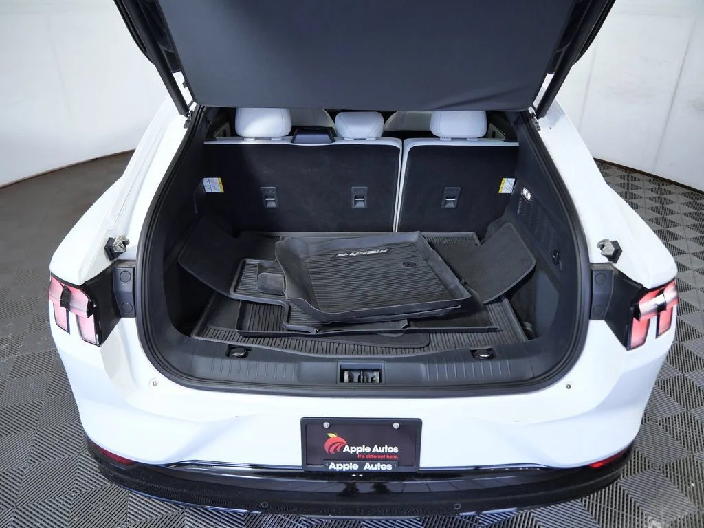 Used 2022 White Ford Premium image 8