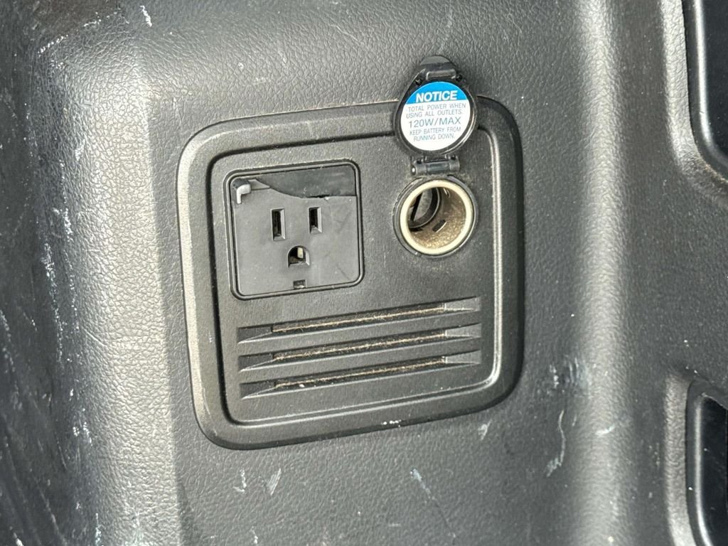 Used 2016 Black Toyota SR5 image 22