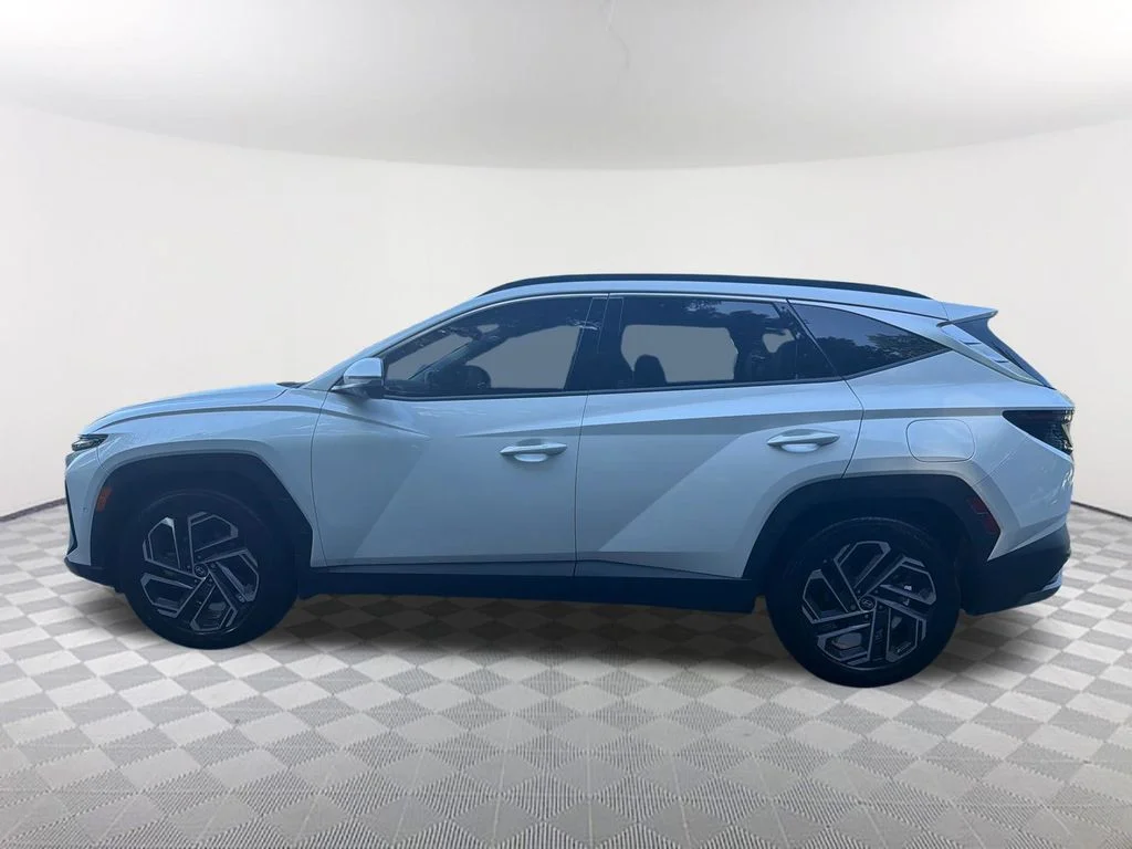 Used 2025 White Hyundai Limited image 8