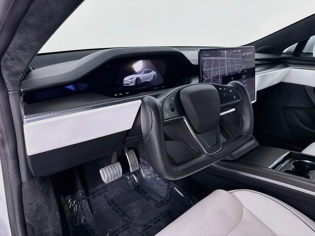 Used 2023 White Tesla Plaid image 9
