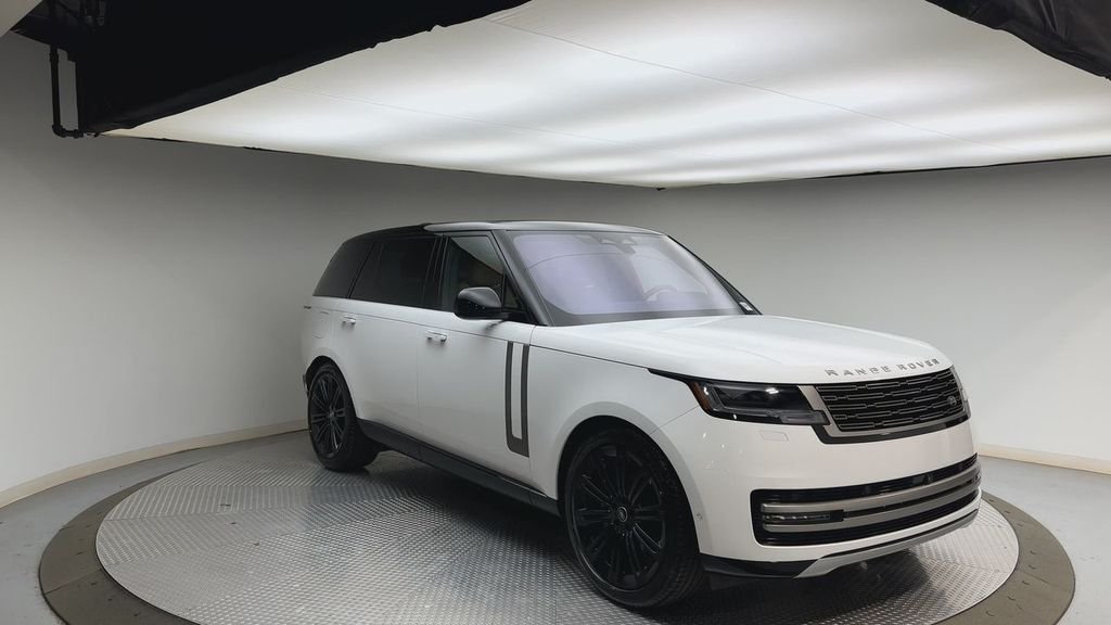 Certified Used 2023 Fuji White Land Rover SE image 8
