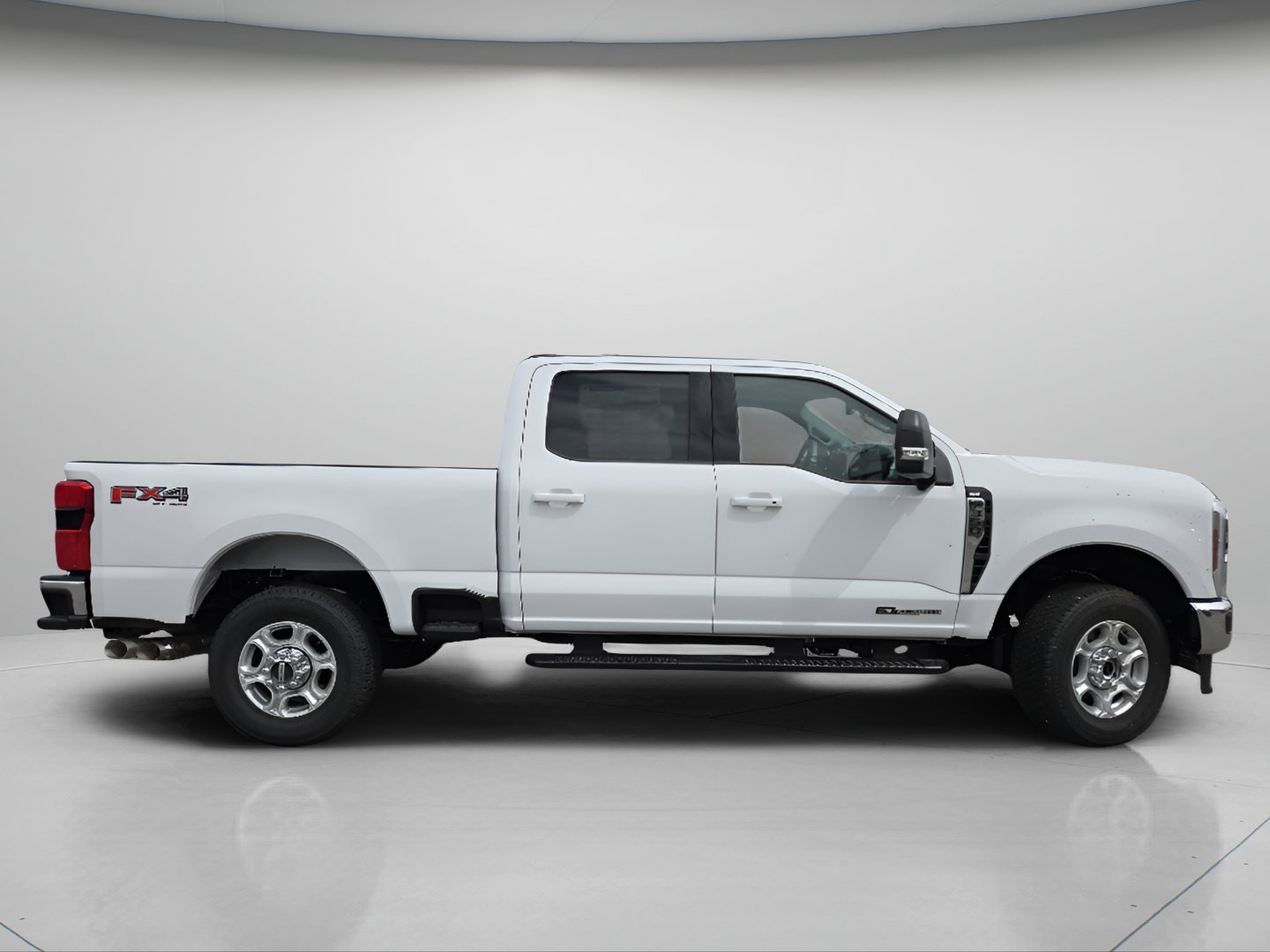 New 2026 Oxford White Ford XLT image 25