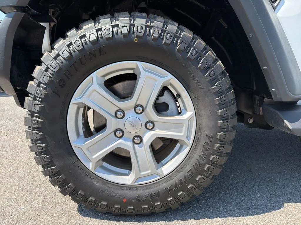 Used 2018 White Jeep Unlimited Sport S image 14