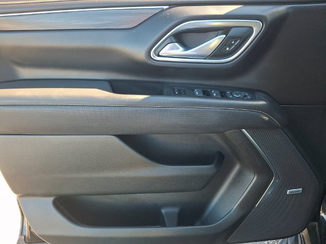 2024 GMC Yukon SLT - Photo 13