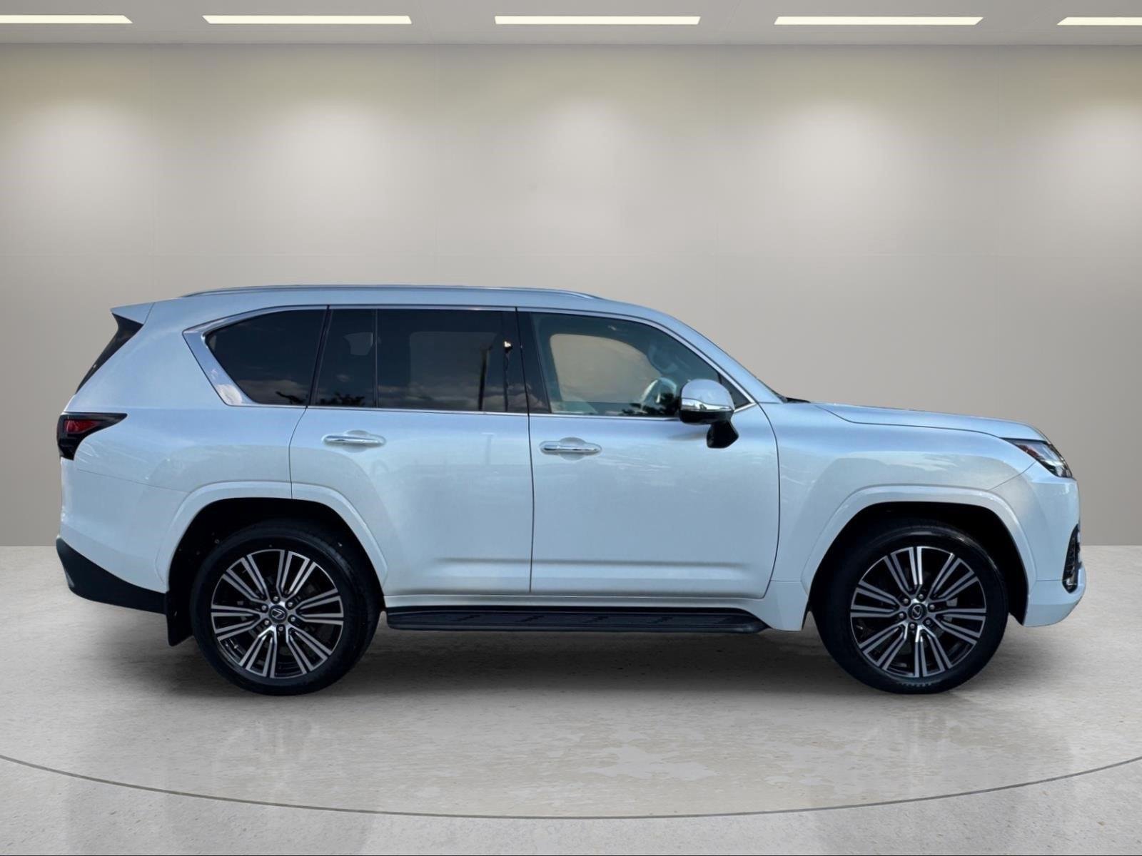 Used 2023 Eminent White Pearl Lexus LX 600 Luxury image 6