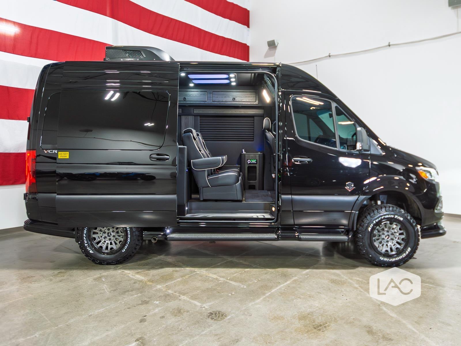 New 2026 Obsidian Black Metallic OGV Luxury Coach 144 AWD ULTIMATE ADV w/ 540ah PKG image 12