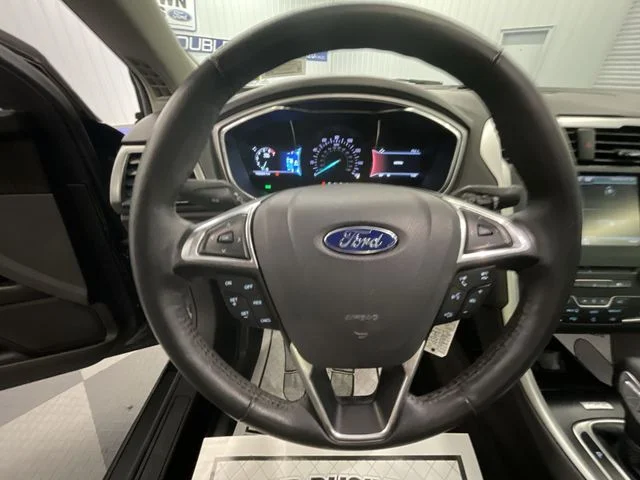 Used 2016 Shadow Black Ford SE image 14