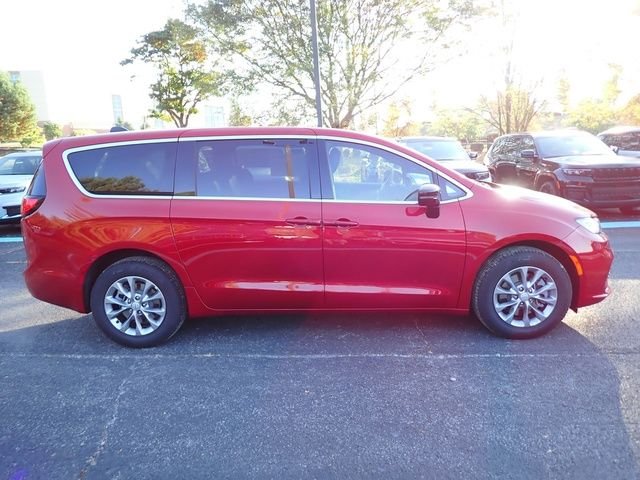 New 2026 Red Hot Pearl-Coat Exterior Paint Chrysler Select image 8