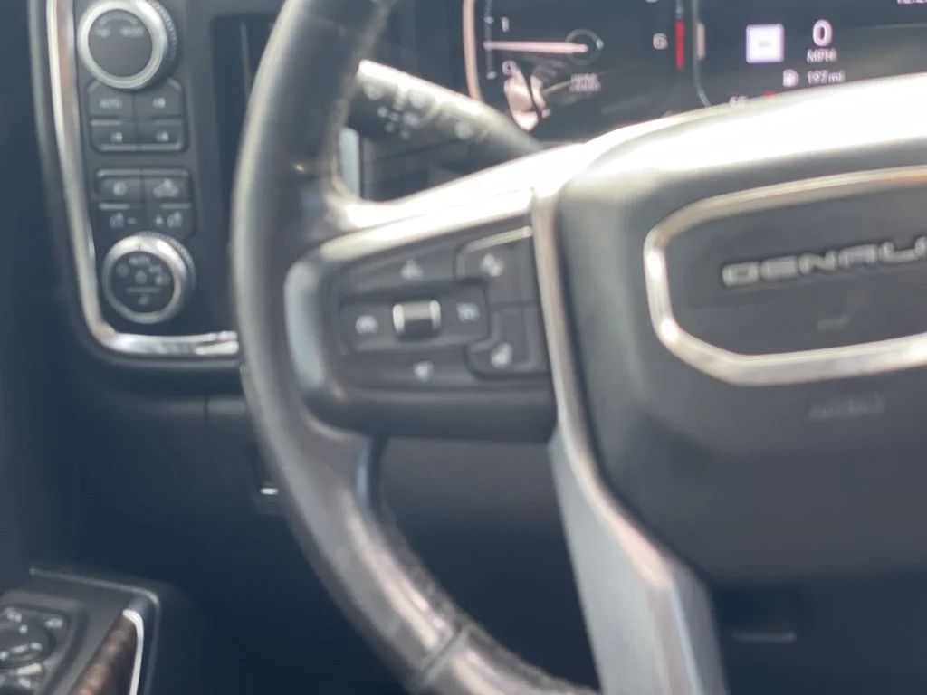 Used 2020 White GMC Denali image 22