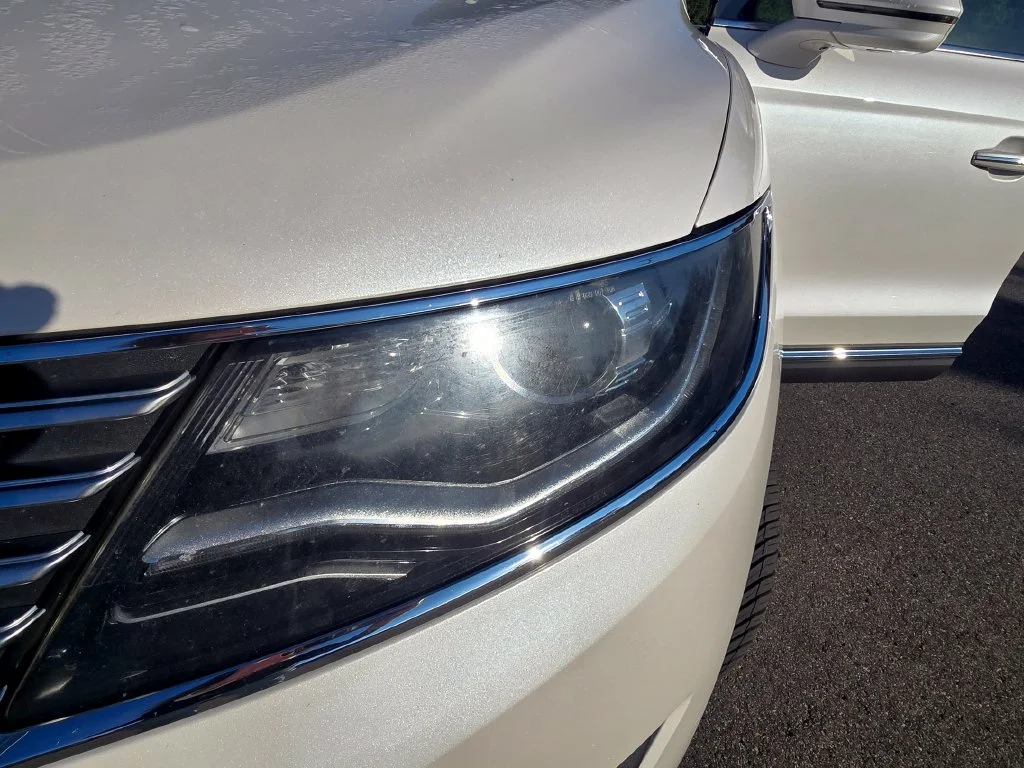 Used 2018 White Lincoln Reserve image 10