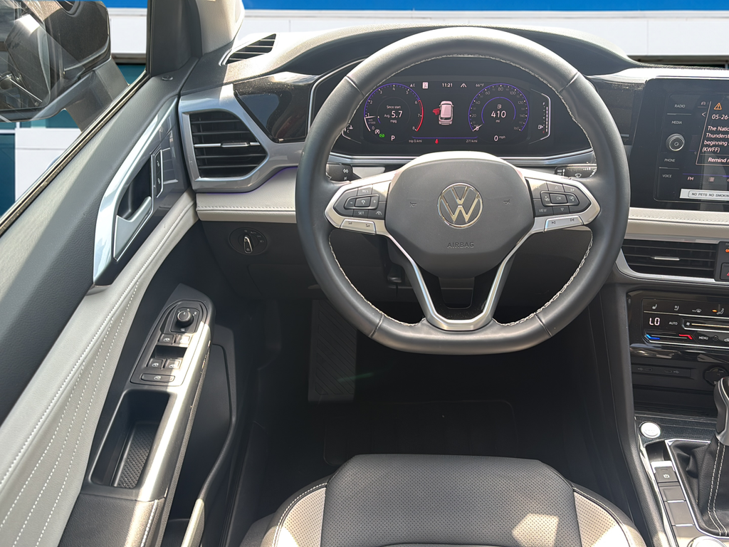 Certified Used 2025 Black Volkswagen 1.5T SEL image 19