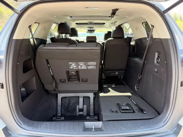 Used 2025 White Kia SX image 32