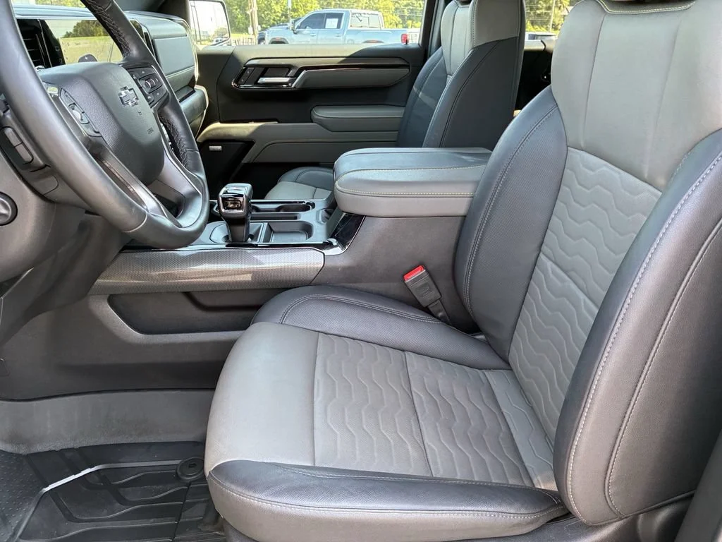 Used 2026 Black Chevrolet ZR2 image 17