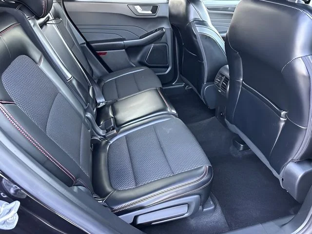 2025 Ford Escape ST-Line - Photo 24