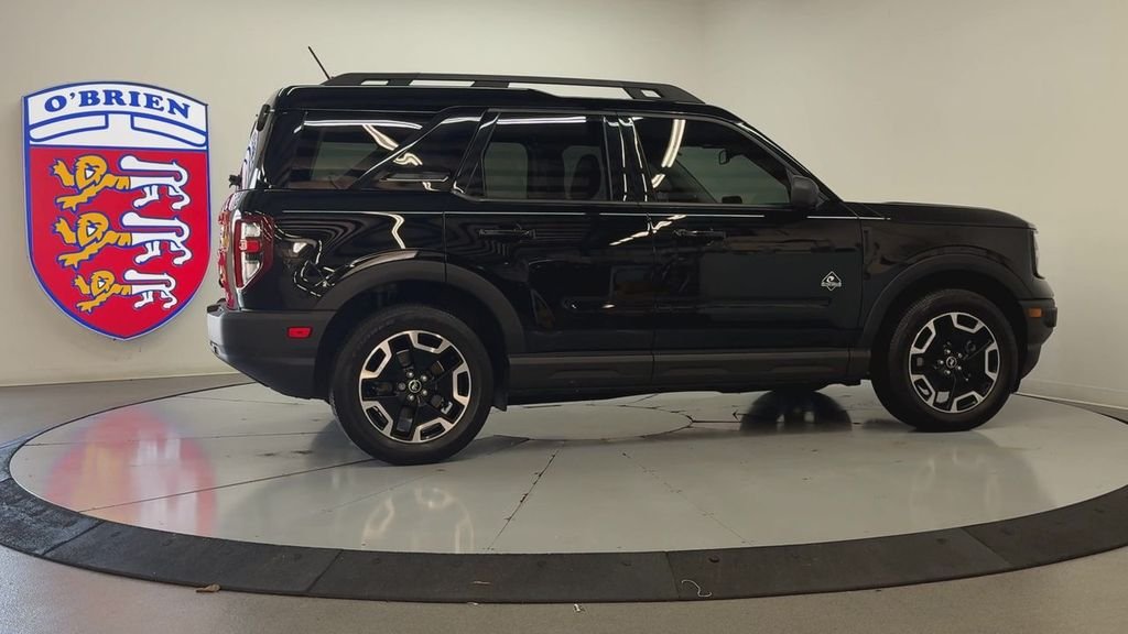 Used 2022 Shadow Black Ford Outer Banks image 4