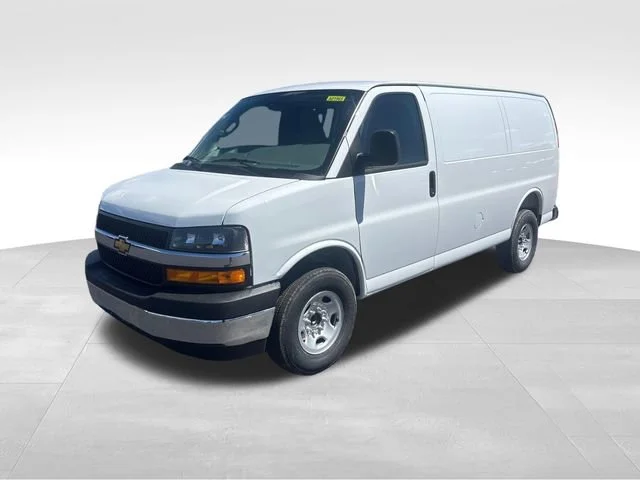 2026 Chevrolet Express 2500 Work Van HD's photo