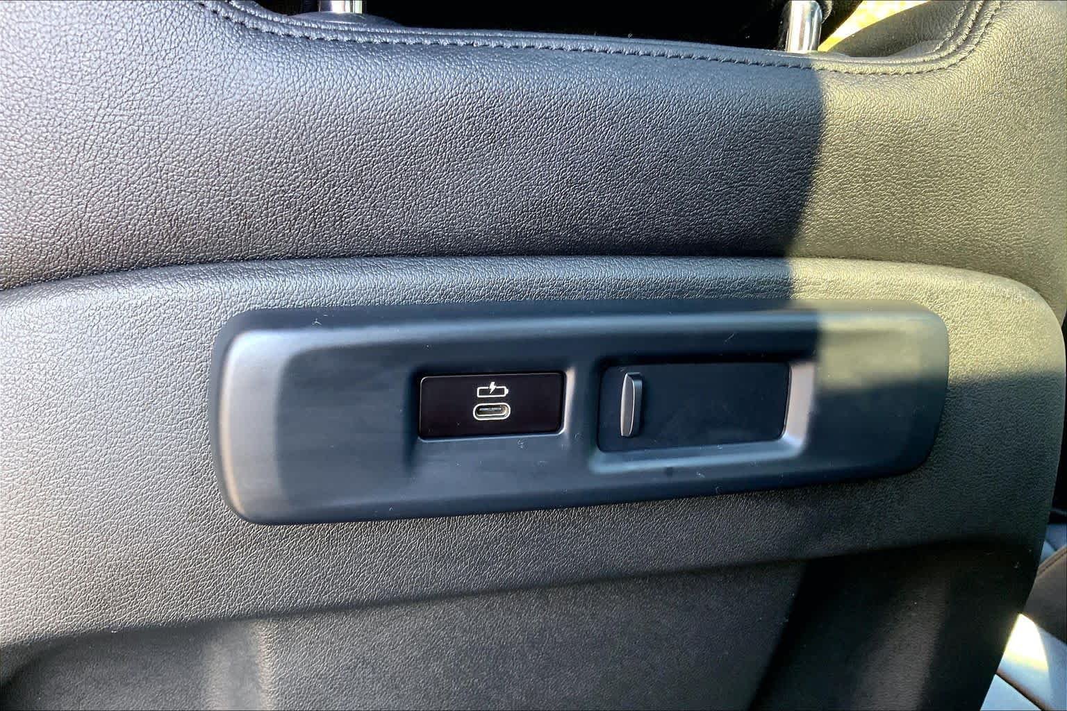 Certified Used 2021 Jet Black BMW xDrive40i image 36