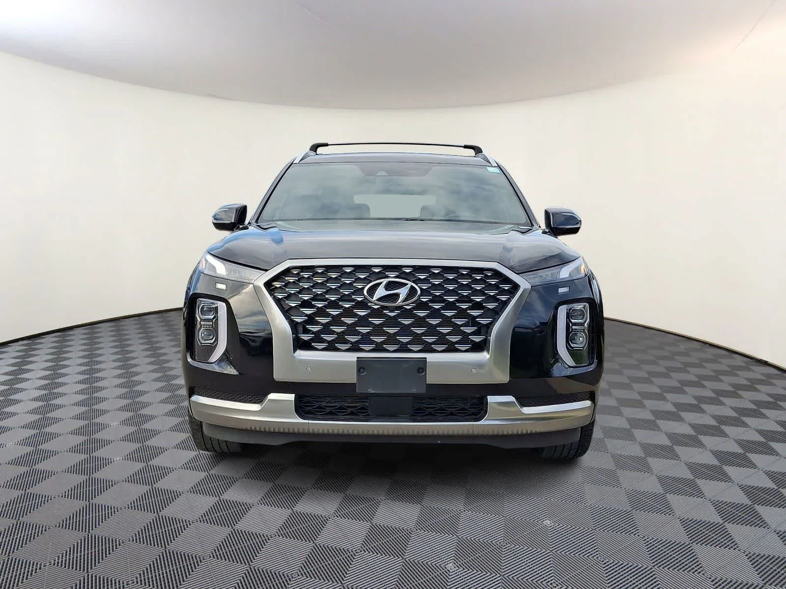 Used 2022 Abyss Black Pearl Hyundai Calligraphy image 3
