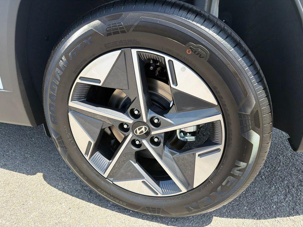 New 2026 White Hyundai SEL FWD image 6