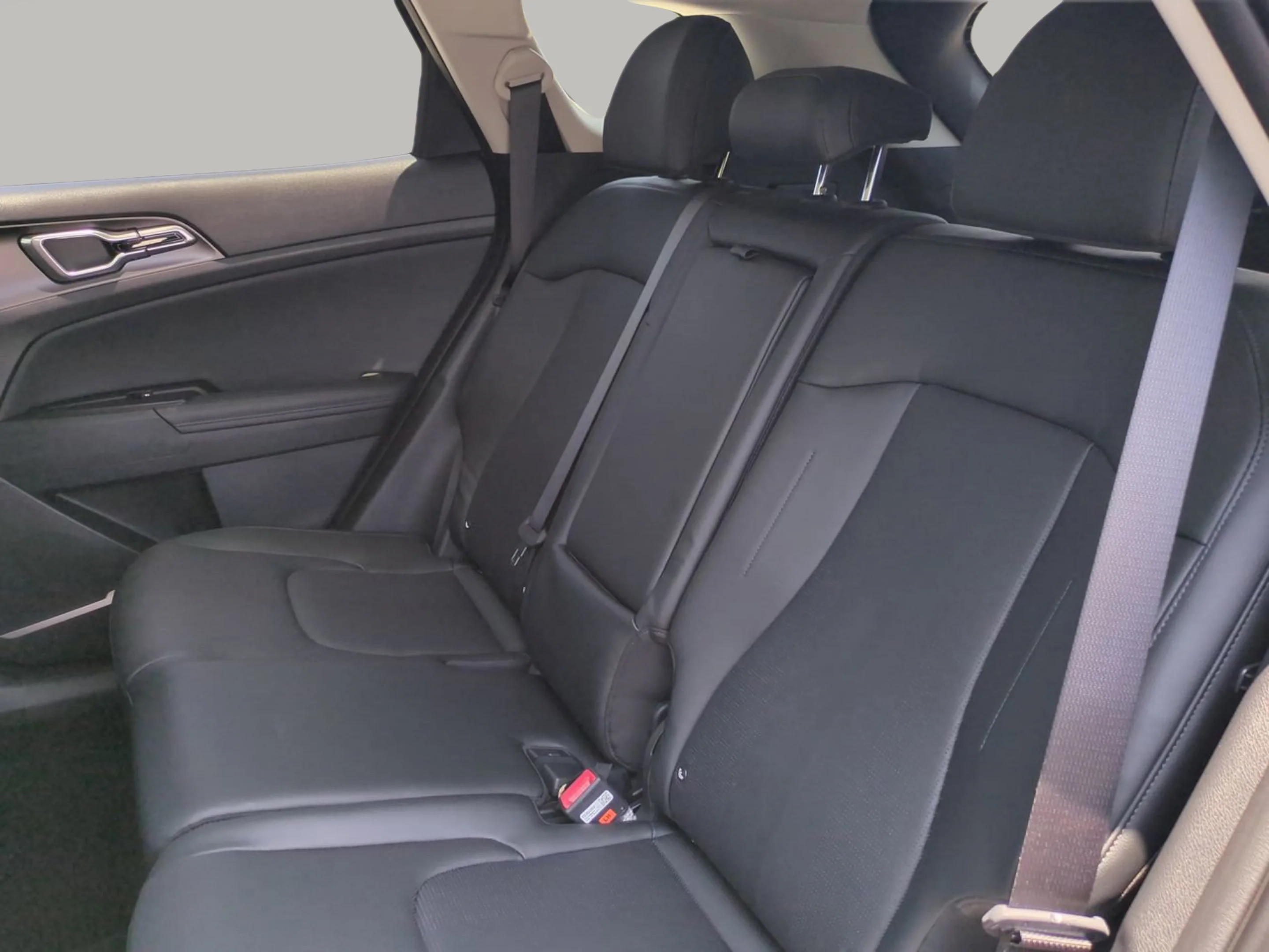 2026 Kia Sportage EX - Photo 16