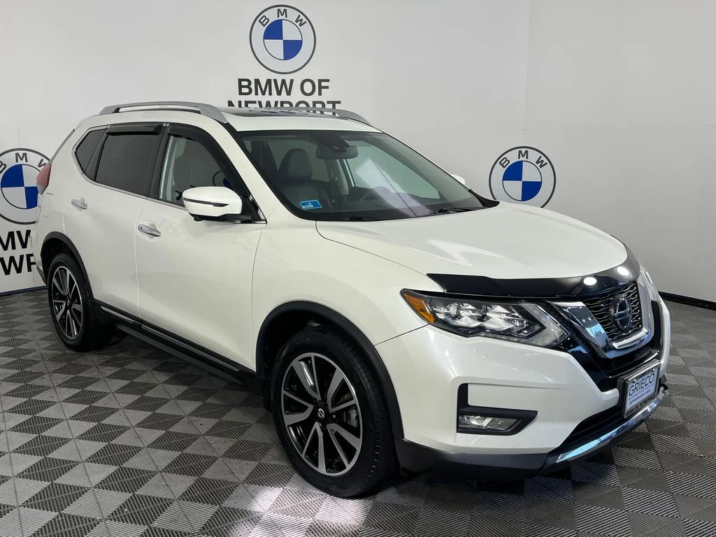 Used 2020 White Nissan SL image 1
