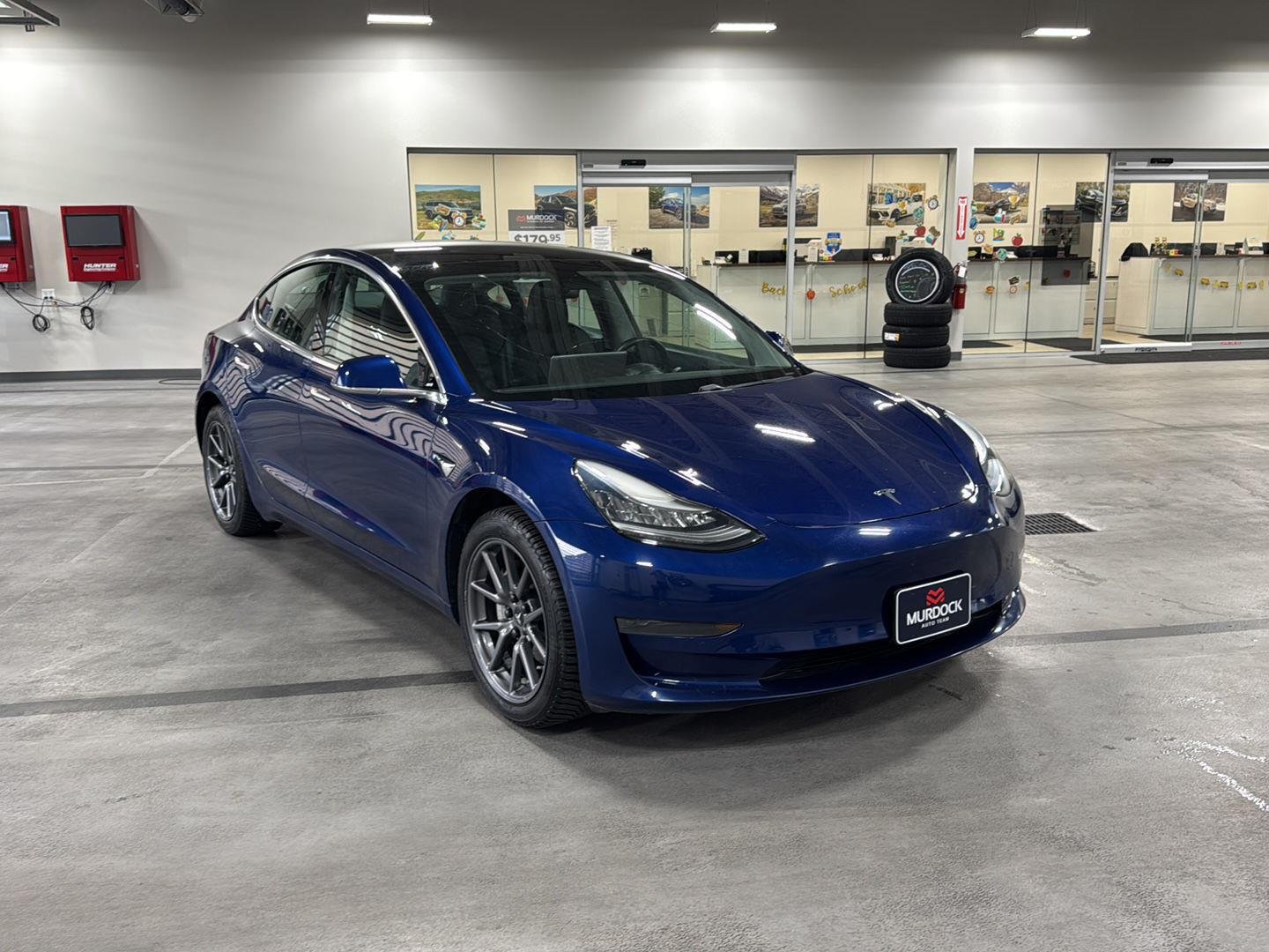 Used 2020 Pearl White Multi-Coat Tesla Standard Range image 9