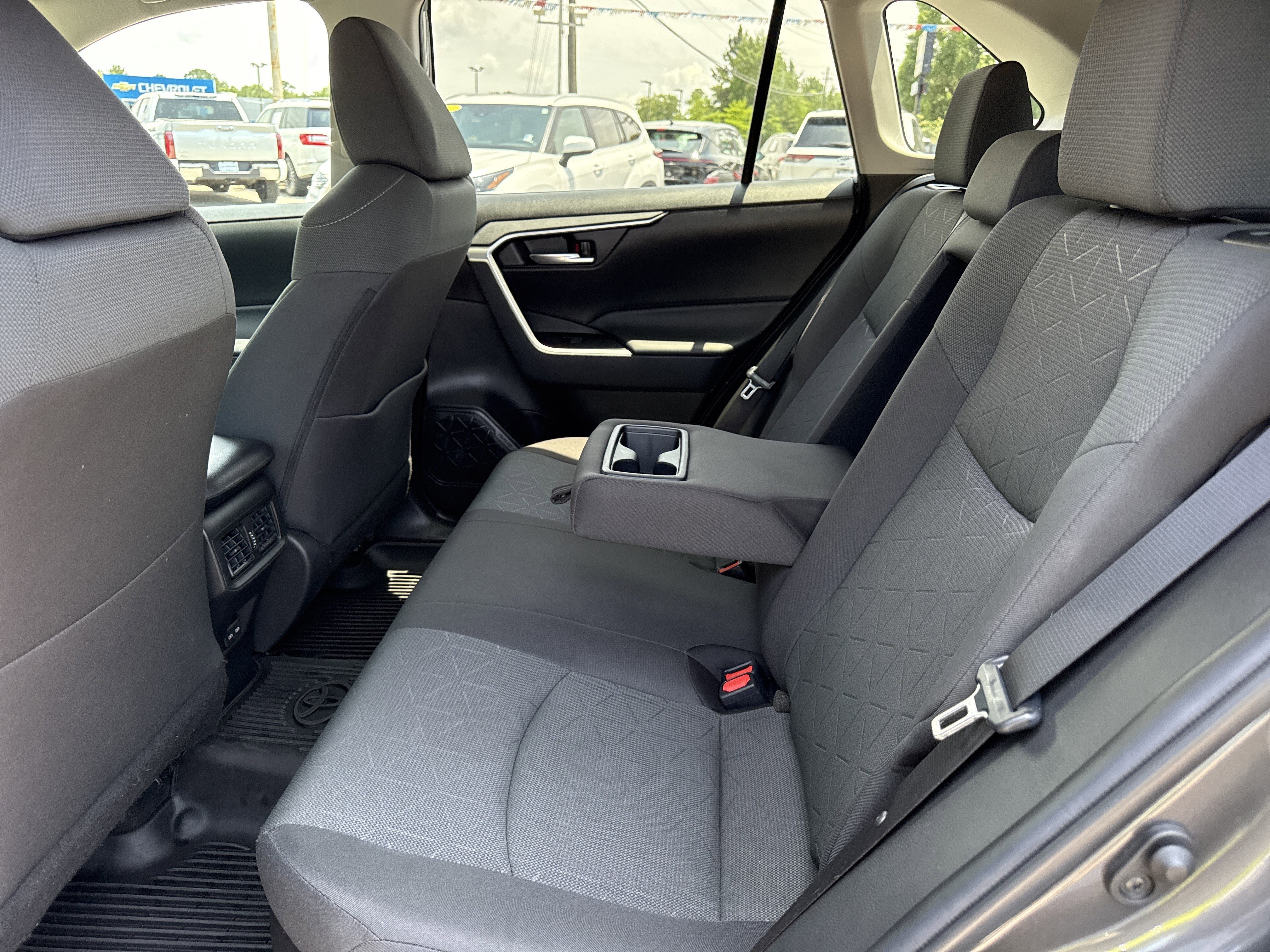 2023 Toyota RAV4 XLE - Photo 13