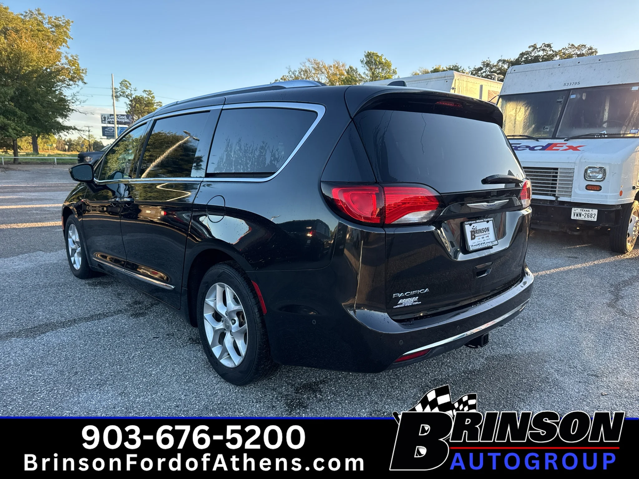 Used 2019 Brilliant Black Crystal Pearlcoat Chrysler Touring L Plus image 18