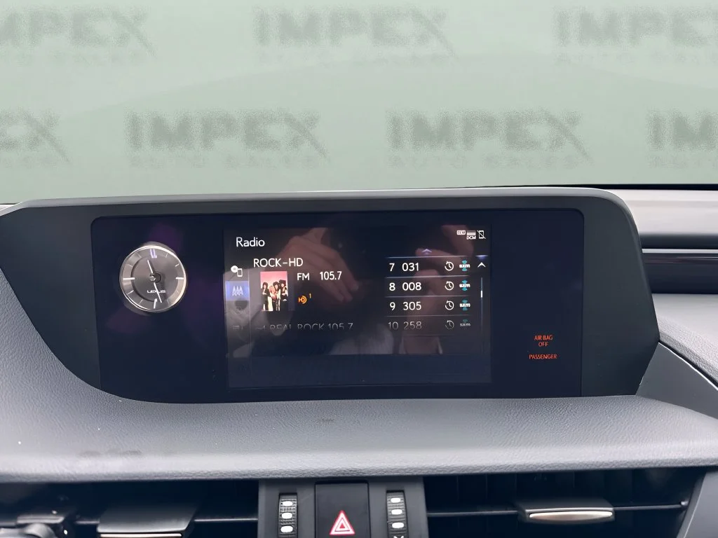 Used 2020 Silver Lexus 350 image 19